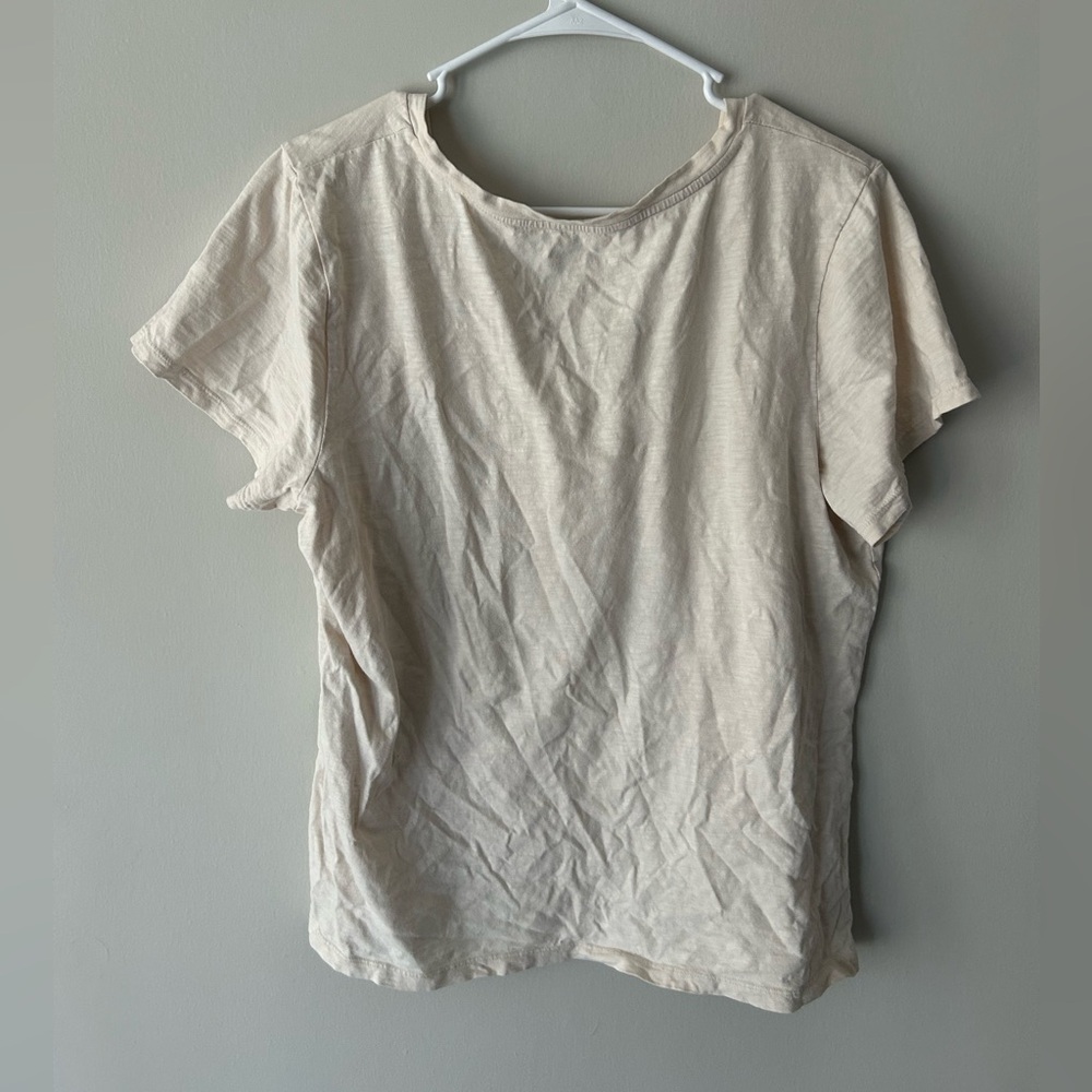 Universal Thread Beige Short Sleeve Tee - Picture 4 of 4